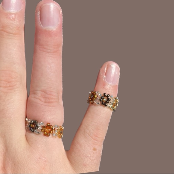 1pc / 12pcs Beaded Flower Stretchy Elastic Ring - Bronze, Copper, Brown tones - Picture 5 of 10